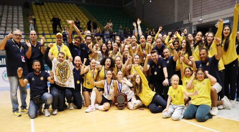 Θριαμβευτική ανατροπή και 13ο Σούπερ Καπ Θριαμβευτική ανατροπή και 13ο Σούπερ Καπ